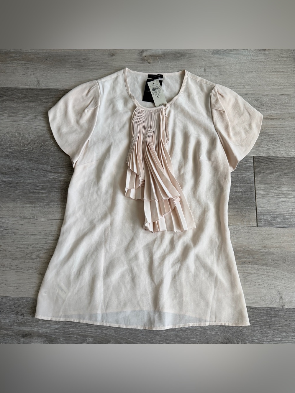 NWT Ann Taylor Silk Pleated Front Short Cap Sleeve Blouse - Cream Blush XS chic
